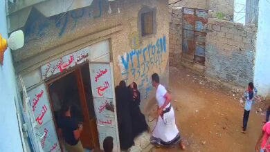 فيديو لضرب ممرضة في الحديدة يثير موجة استياء