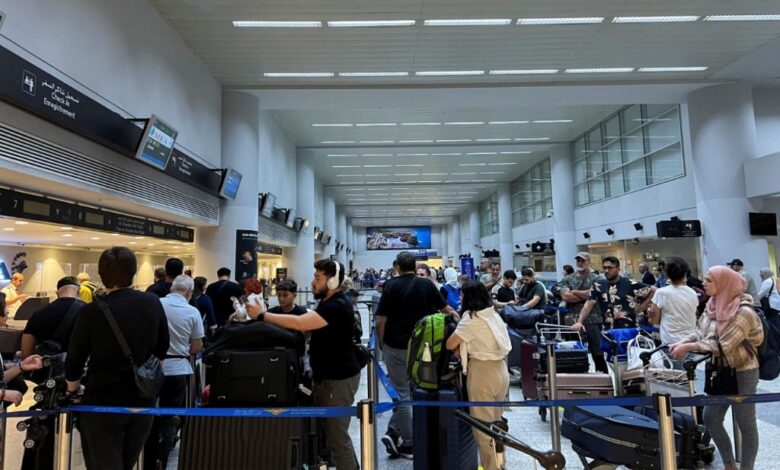 بريطانيا تستأجر طائرة لإجلاء مواطنيها من لبنان 1 بريطانيا تستأجر طائرة لإجلاء مواطنيها من لبنان