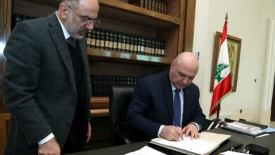 لبنان يشكل حكومة جديدة من 24 وزيراً