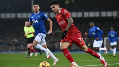 إيفرتون يخطف تعادلا من المتصدر ليفربول في الدوري الإنجليزي