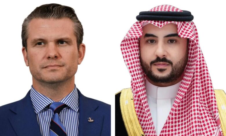 وزير الدفاع السعودي يبحث هاتفياً مع نظيره الأمريكي تطورات الأوضاع الإقليمية 1 وزير الدفاع السعودي يبحث هاتفياً مع نظيره الأمريكي تطورات الأوضاع الإقليمية