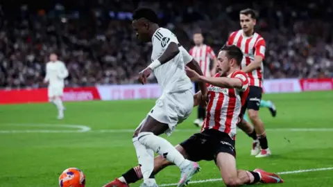 ريال مدريد ينتزع فوزاً قاتلاً أمام أتلتيك بلباو ويستعيد توازنه في الليغا