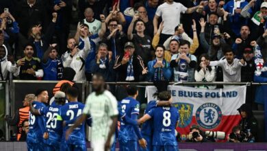 تشيلسي يتوج بلقب دوري المؤتمر الأوروبي برباعية في شباك ريال بيتيس