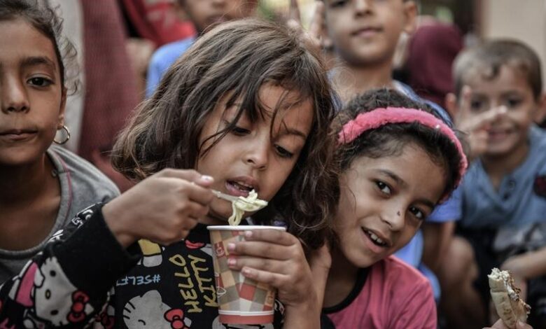 بريطانيا تلوّح بفرض عقوبات على وزير الحرب الإسرائيلي بسبب خطة نقل سكان غزة