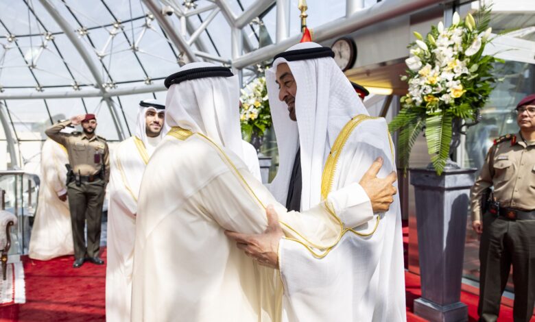 رئيس الإمارات يصل الكويت في زيارة أخوية تعكس عمق العلاقات الثنائية 1 رئيس الإمارات يصل الكويت في زيارة أخوية تعكس عمق العلاقات الثنائية