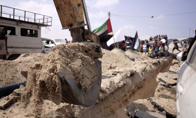 مشروع شريان الحياة يصل المواصي.. مياه محلاة لإنقاذ الأسر النازحة جنوب غزة 1 مشروع شريان الحياة يصل المواصي.. مياه محلاة لإنقاذ الأسر النازحة جنوب غزة