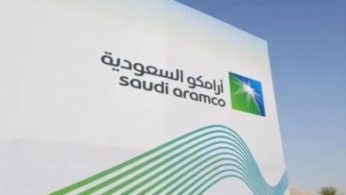 أرامكو تبدأ تحويل مسار صادراتها النفطية لتفادي مضيق هرمز