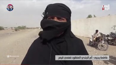 أم تهامية تناشد بإطلاق ابنها الأسير في سجون الحوثي