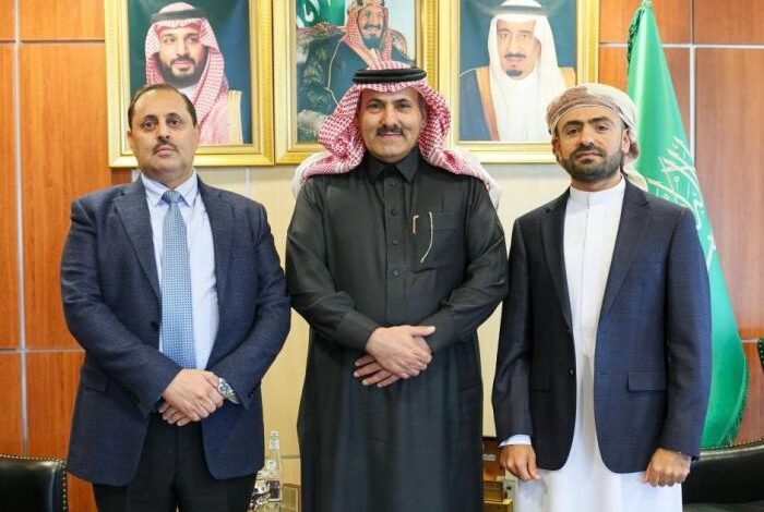 أمين عام المكتب السياسي والسفير السعودي يناقشان تعزيز التنسيق المشترك ودعم مسار استعادة الدولة 1 أمين عام المكتب السياسي والسفير السعودي يناقشان تعزيز التنسيق المشترك ودعم مسار استعادة الدولة