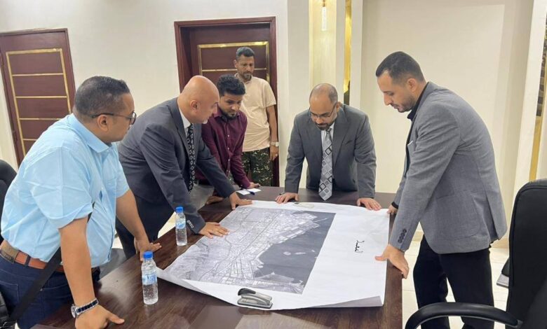 عدن.. اجتماع تشاوري لوزارة الاتصالات يرسم ملامح تطوير البنية التحتية وتحسين جودة الخدمات