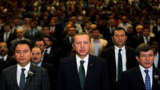 كشف قائمة الأعضاء المؤسسين.. ”باباجان“ يحصن حزبه الجديد بشركاء أردوغان السابقين 1 كشف قائمة الأعضاء المؤسسين.. ”باباجان“ يحصن حزبه الجديد بشركاء أردوغان السابقين