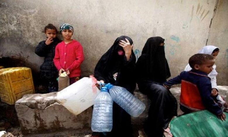 شح المياه في الحديدة.. معاناة يومية وسط إهمال الحوثيين