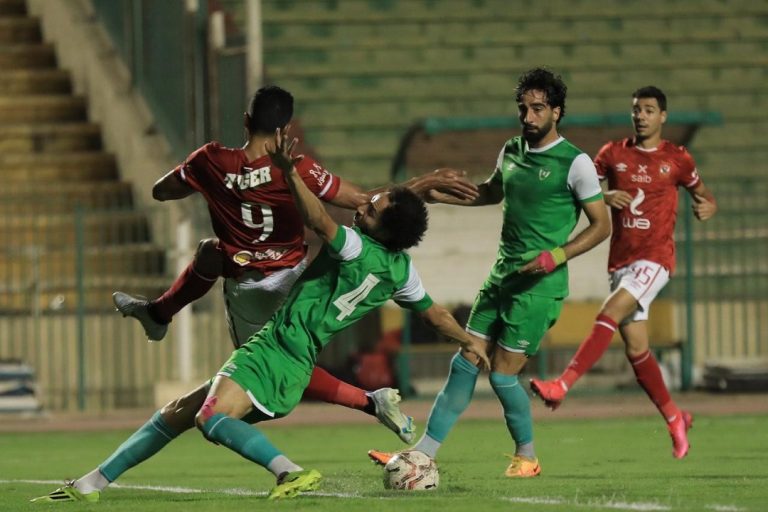 الأهلي يتعادل سلبيًا مع إيسترن في الدوري المصري