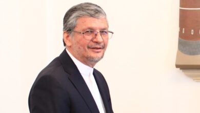 الحاكم الإيراني لدى الحوثيين يُشرف ميدانياً على ترتيبات عسكرية في الحديدة