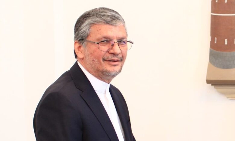 الحاكم الإيراني لدى الحوثيين يُشرف ميدانياً على ترتيبات عسكرية في الحديدة