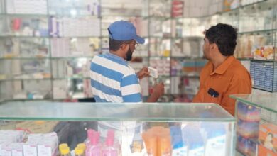 الحديدة.. ضبط صيدليات تتلاعب بأسعار الأدوية وإحالتها للأمن