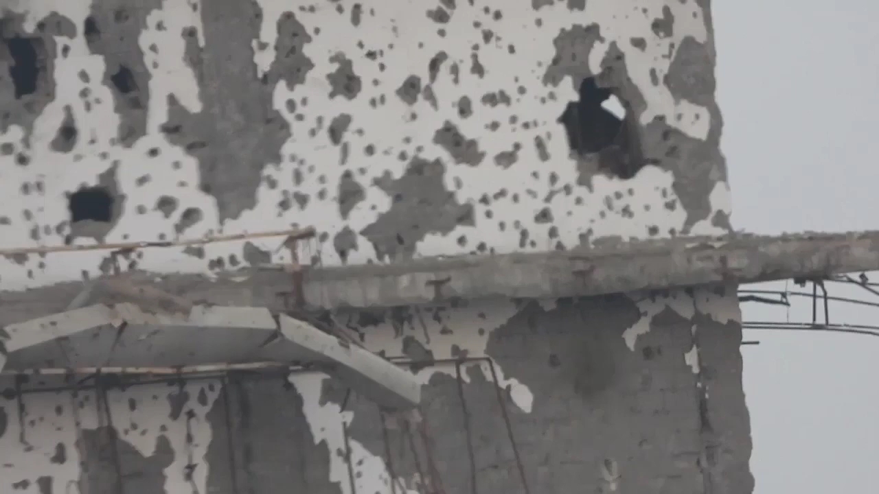 هكذا حيدت القوات المشتركة قناصة الحوثي في معارك الدريهمي (فيديو) 1 هكذا حيدت القوات المشتركة قناصة الحوثي في معارك الدريهمي (فيديو)