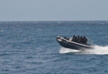هيئة التجارة البحرية ترصد محاولة صعود مسلحين على سفينة شرقي اليمن