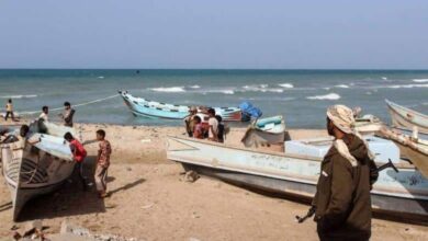 الحوثية تحاصر صيادي جزيرة كمران وتمنعهم من العمل وتقطع عنهم مصادر الرزق