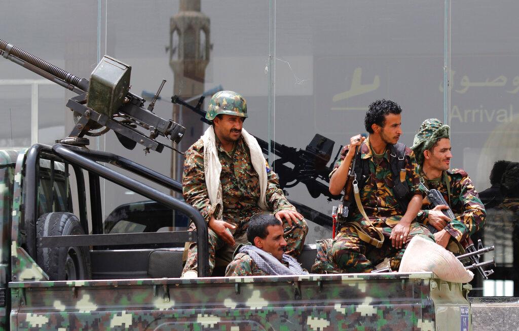 “لجنة الأخلاق” تفجر صراع سياسي وغليان شعبي بمناطق الحوثي