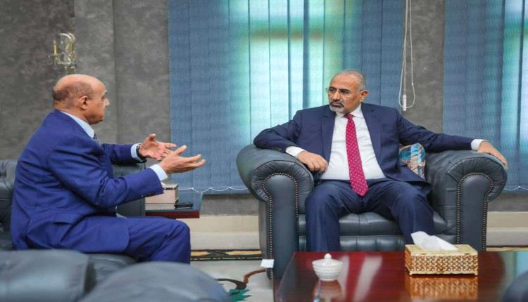 الزبيدي يؤكد ضرورة مواصلة الإصلاحات المالية والإدارية في البنك المركزي