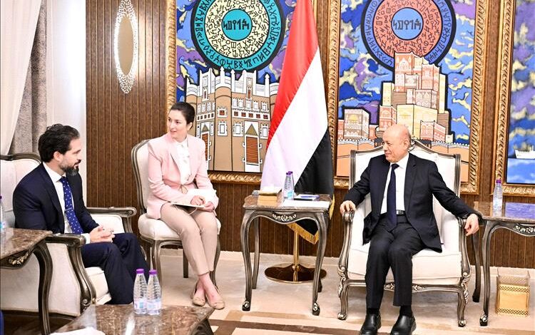 السفارة الأمريكية تشدد على استقلالية البنك المركزي اليمني وتثني على إجراءات استقرار العملة