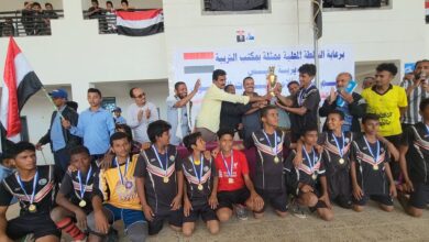 الصف الأول الثانوي يتوج ببطولة الدوري الكروي لمجمع الإمارات التربوي في حيس