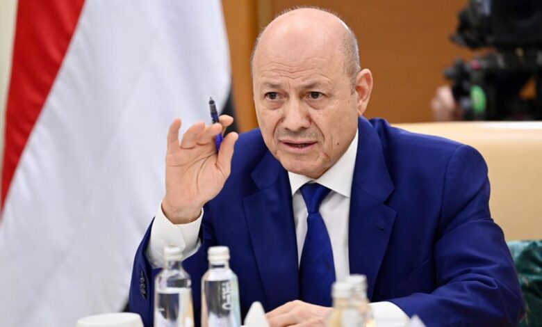 الرئيس العليمي: المرحلة معقدة وتتطلب التعامل بشفافية مع مختلف القوى السياسية