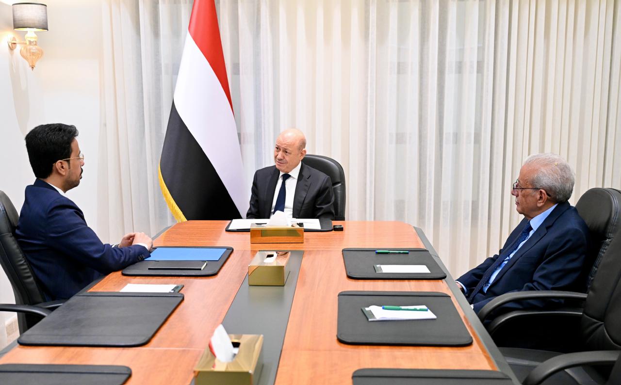 العليمي يدعو لتحويل التنافس السياسي إلى شراكة وطنية شاملة