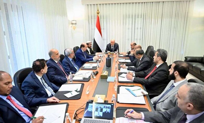 العليمي يشدد على تسريع الإصلاحات ويحذر من مخاطر غياب مكافحة الفساد 1 العليمي يشدد على تسريع الإصلاحات ويحذر من مخاطر غياب مكافحة الفساد