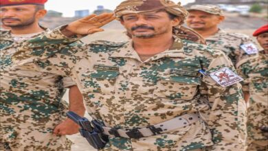 قائد الأول زرانيق: من سلّم اليمن للحوثي يهاجم اليوم من أنقذها