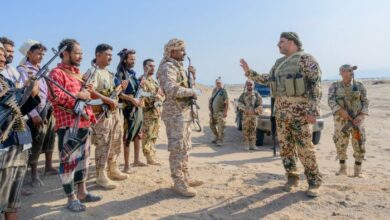 بالتزامن مع زيارة صالح.. قصف حوثي على مواقع القوات المشتركة يخلف شهداء وجرحى