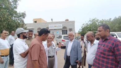 المحافظ طاهر يتفقد المرافق الصحية في الخوخة