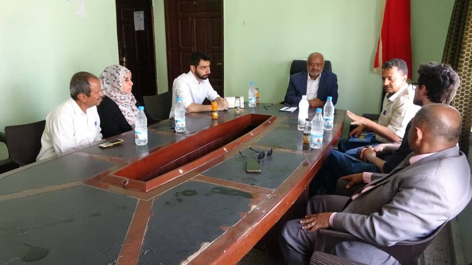 المحافظ طاهر يناقش مع منظمة التكافل تدخلاتها الإنسانية في الحديدة