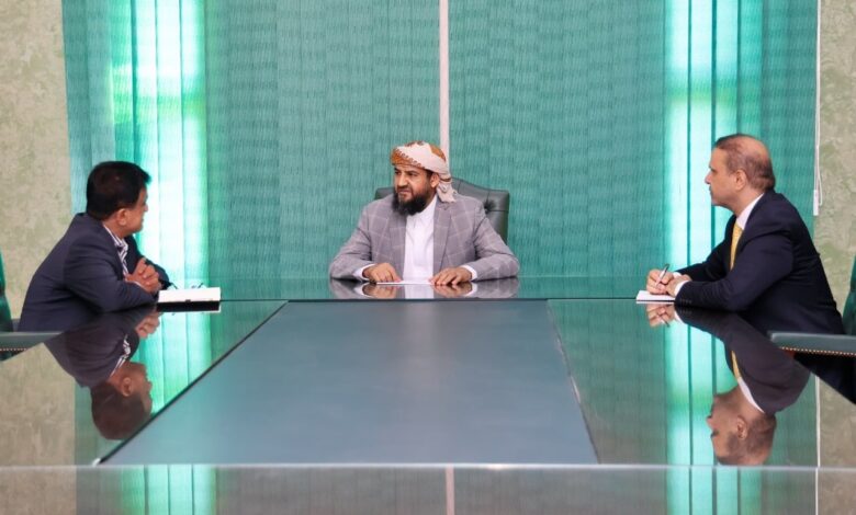 المحرّمي يبحث مع وزير النفط جهود تعزيز إمدادات وقود الكهرباء والغاز المنزلي في المحافظات المحررة 1 المحرّمي يبحث مع وزير النفط جهود تعزيز إمدادات وقود الكهرباء والغاز المنزلي في المحافظات المحررة
