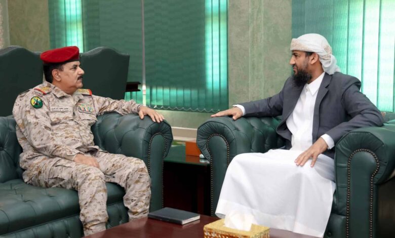 المحرّمي يطّلع على جاهزية القوات المسلحة ويشدد على التنسيق لمواجهة التحديات الحوثية 1 المحرّمي يطّلع على جاهزية القوات المسلحة ويشدد على التنسيق لمواجهة التحديات الحوثية