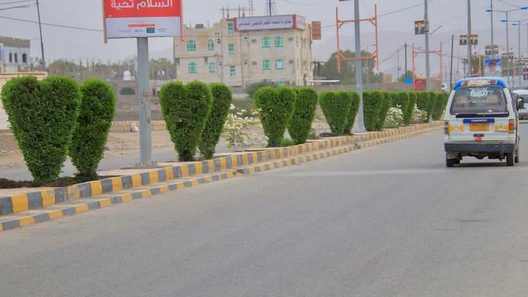 أزمة وقود حادة تضرب المخا منذ أيام وسط مطالبات بتدخل عاجل