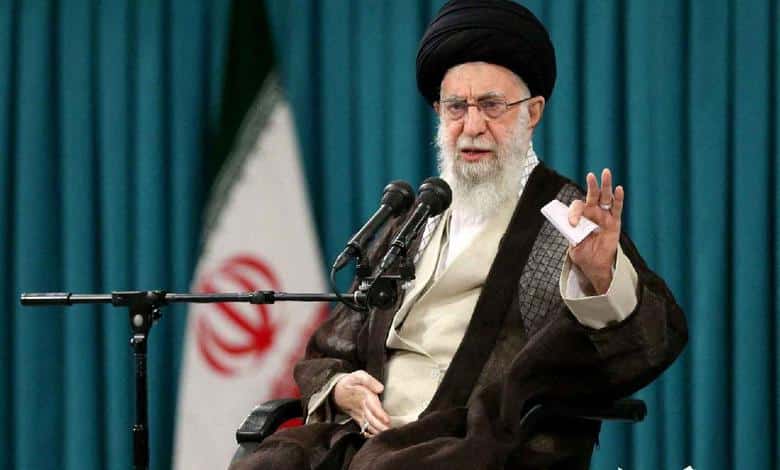تدوينة غامضة لخامنئي وسط احتجاجات متصاعدة وتضييق الخناق على النظام الإيراني