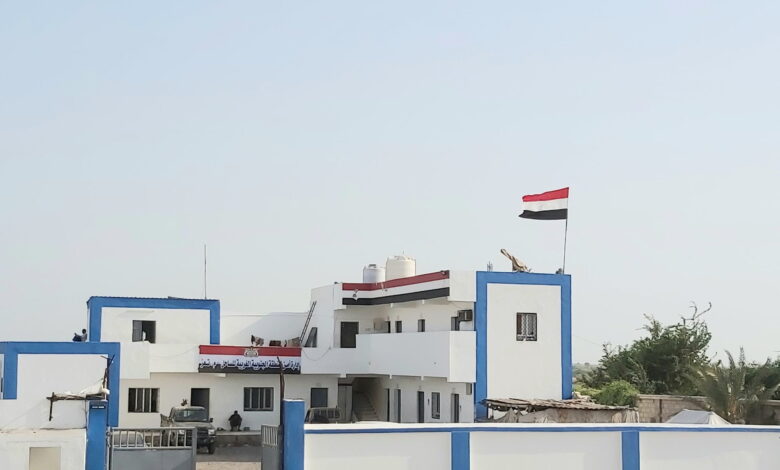 مسلحون يهاجمون فريق وكالة دولية وينهبون معداتها غرب تعز 1 مسلحون يهاجمون فريق وكالة دولية وينهبون معداتها غرب تعز