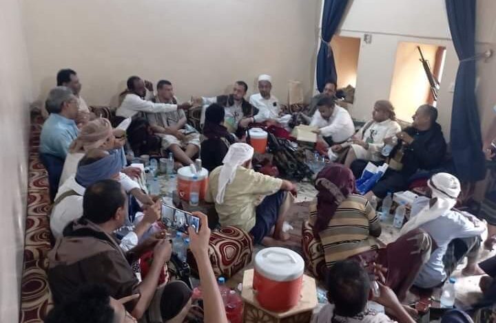 بتهديد أولياء الدم.. الحوثيون يغلقون قضية بني عباقه 1 بتهديد أولياء الدم.. الحوثيون يغلقون قضية بني عباقه