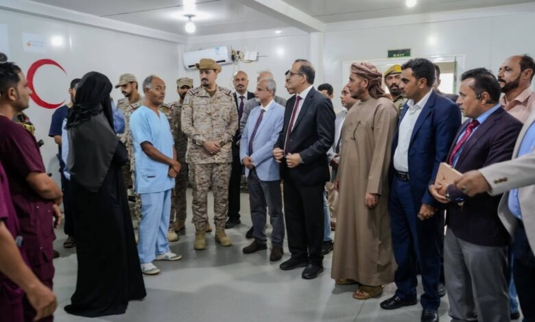 بحيبح والثقلي يتفقدان المرافق الصحية في سقطرى ويشيدان بالدعم الإماراتي والسعودي لتطوير القطاع الطبي