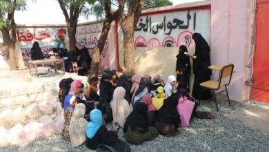 أهالي قرية النزالي بجنوب الحديدة يناشدون توسعة مدرسة البنات بسبب الازدحام