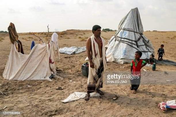 بعد جرف السيول منازلهم.. 100 اسرة في الخوخة بلا مأوى