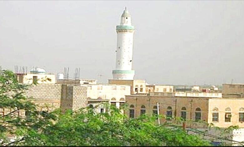 خطيب حوثي يسب الصحابة من على منبر في بيت الفقيه 1 خطيب حوثي يسب الصحابة من على منبر في بيت الفقيه