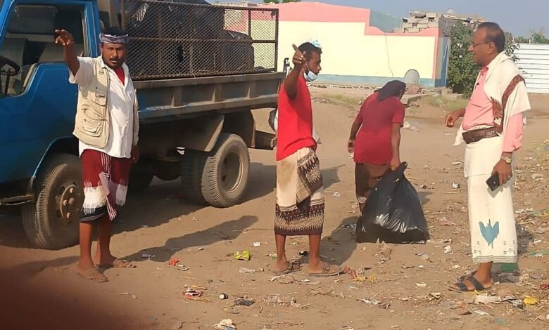 تدشين حملة نظافة لمكافحة البعوض ورفع المخلفات في الخوخة