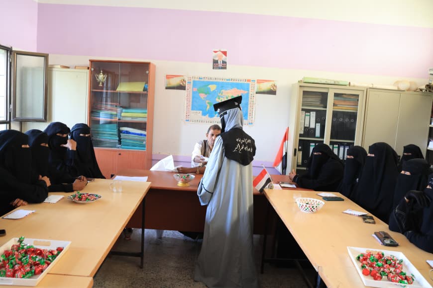تكريم 60 طالبًا ومعلمًا في الخوخة بدعم العميد عبدالجبار زحزوح