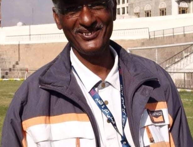 الحديدة.. مليشيا الحوثي تحول حفل تكريم الكابتن الصلوي إلى مسرحية هزلية 1 الحديدة.. مليشيا الحوثي تحول حفل تكريم الكابتن الصلوي إلى مسرحية هزلية