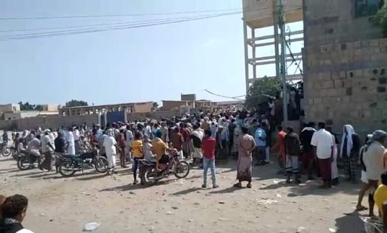 مقتل مواطن وإصابة آخر في تبادل إطلاق نار بين قيادات حوثية شمال الحديدة