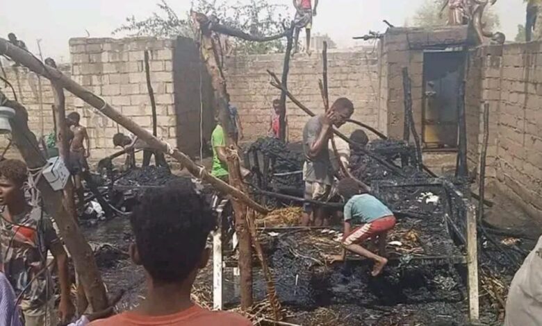 حريق يلتهم منزلا بكل محتوياته شمال الحديدة 1 حريق يلتهم منزلا بكل محتوياته شمال الحديدة