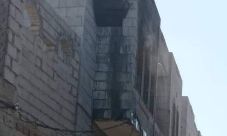 حريق يلتهم مخازن ادوية لمستشفى حكومي في الحديدة